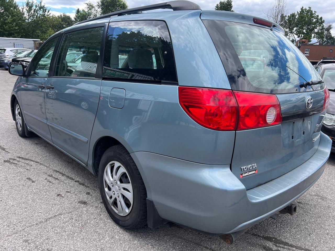 2008 Toyota Sienna CE Photo4