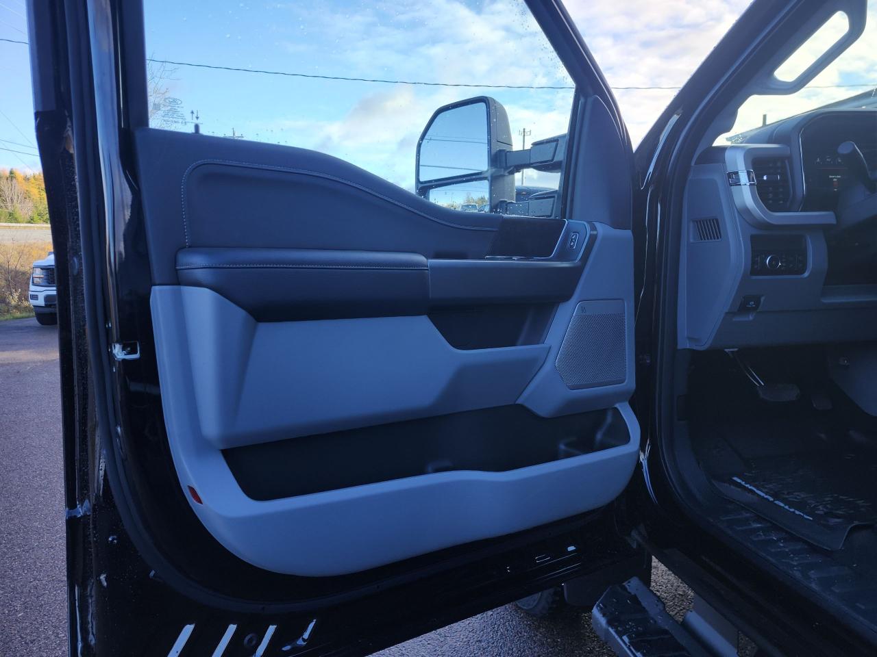 2026 Ford F-250 Super Duty SRW XLT 4WD CREW CAB 6.75' BOX Photo5