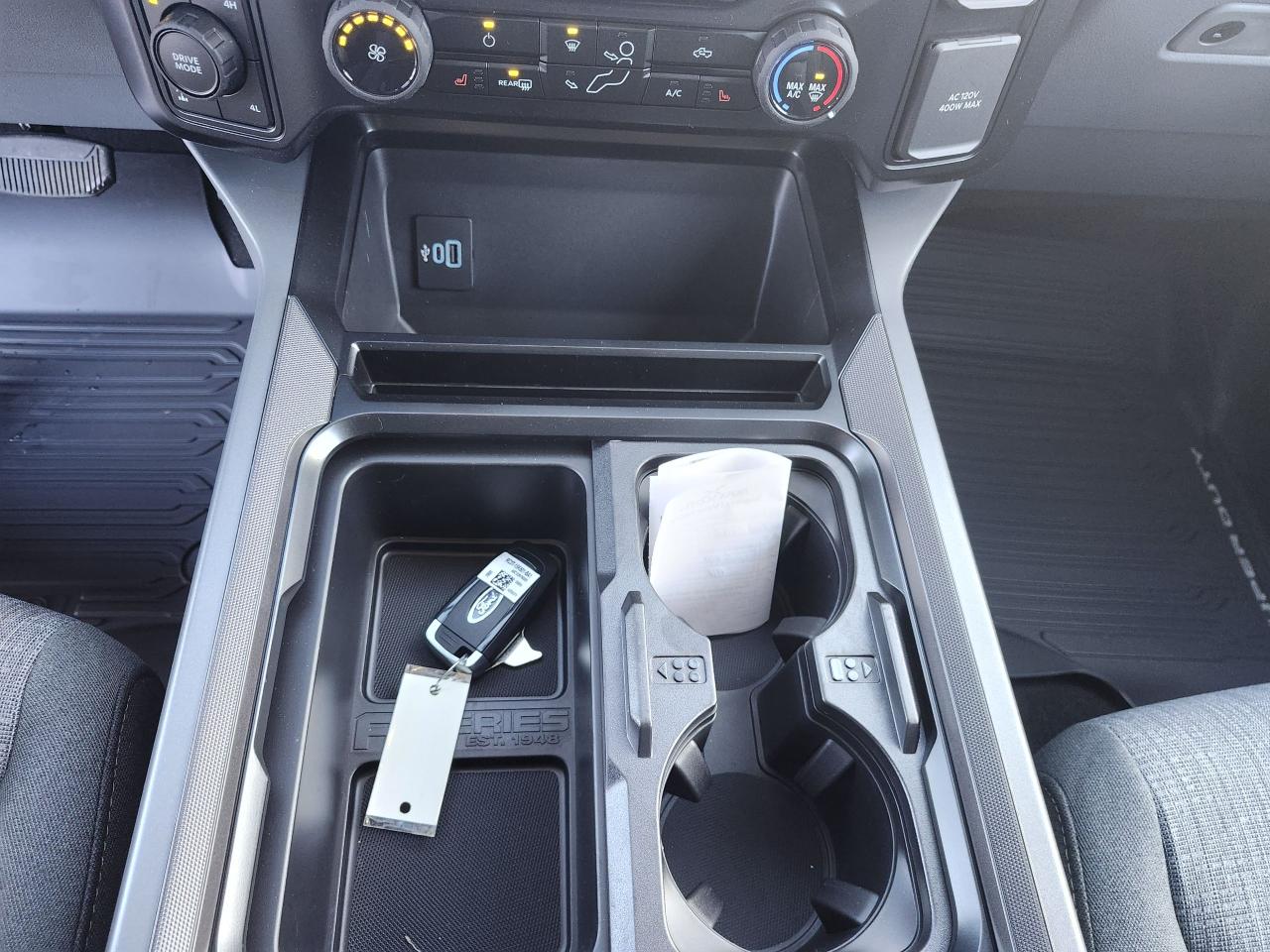 2026 Ford F-250 Super Duty SRW XLT 4WD CREW CAB 6.75' BOX Photo5