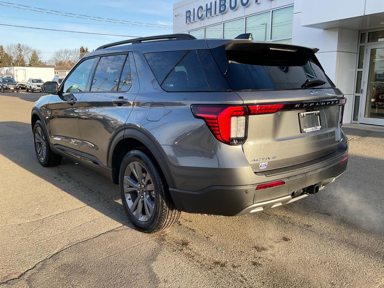 2026 Ford Explorer Active Photo3