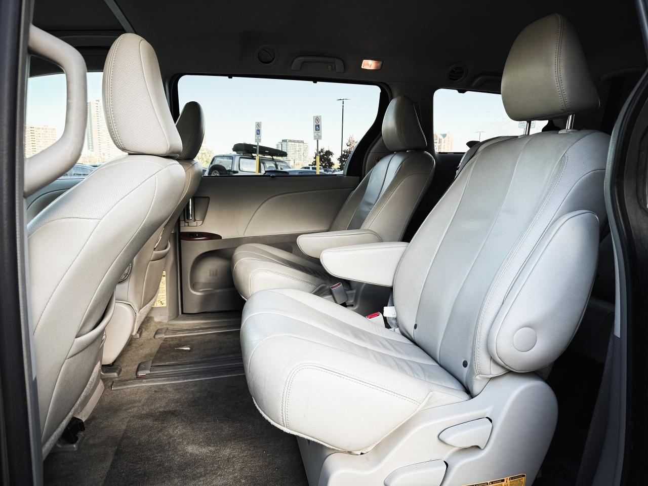 2014 Toyota Sienna 5dr XLE 7-Pass FWD | CLEAN TITLE | - Photo #9