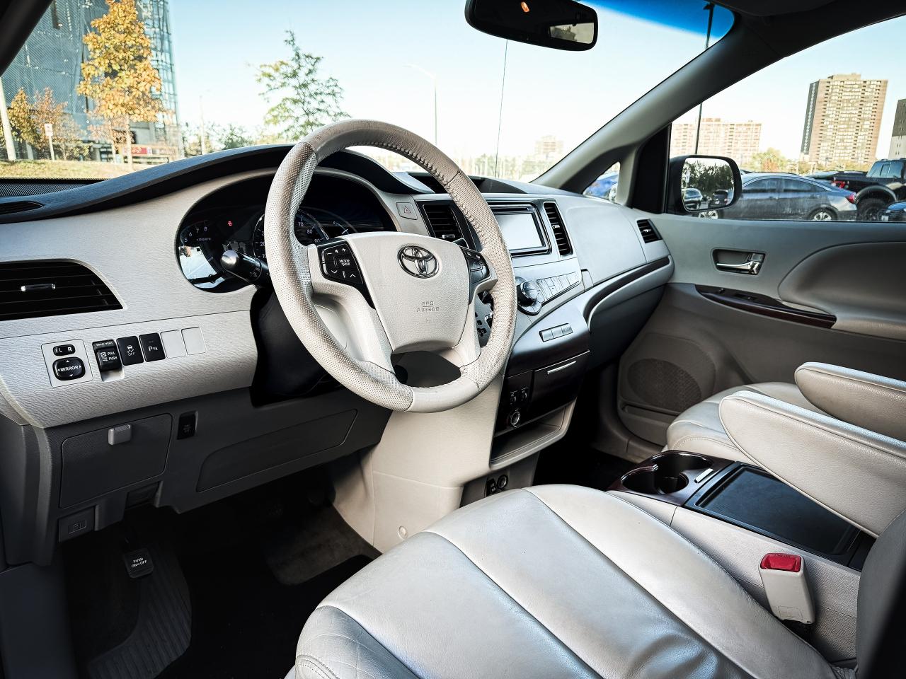 2014 Toyota Sienna 5dr XLE 7-Pass FWD | CLEAN TITLE | - Photo #7