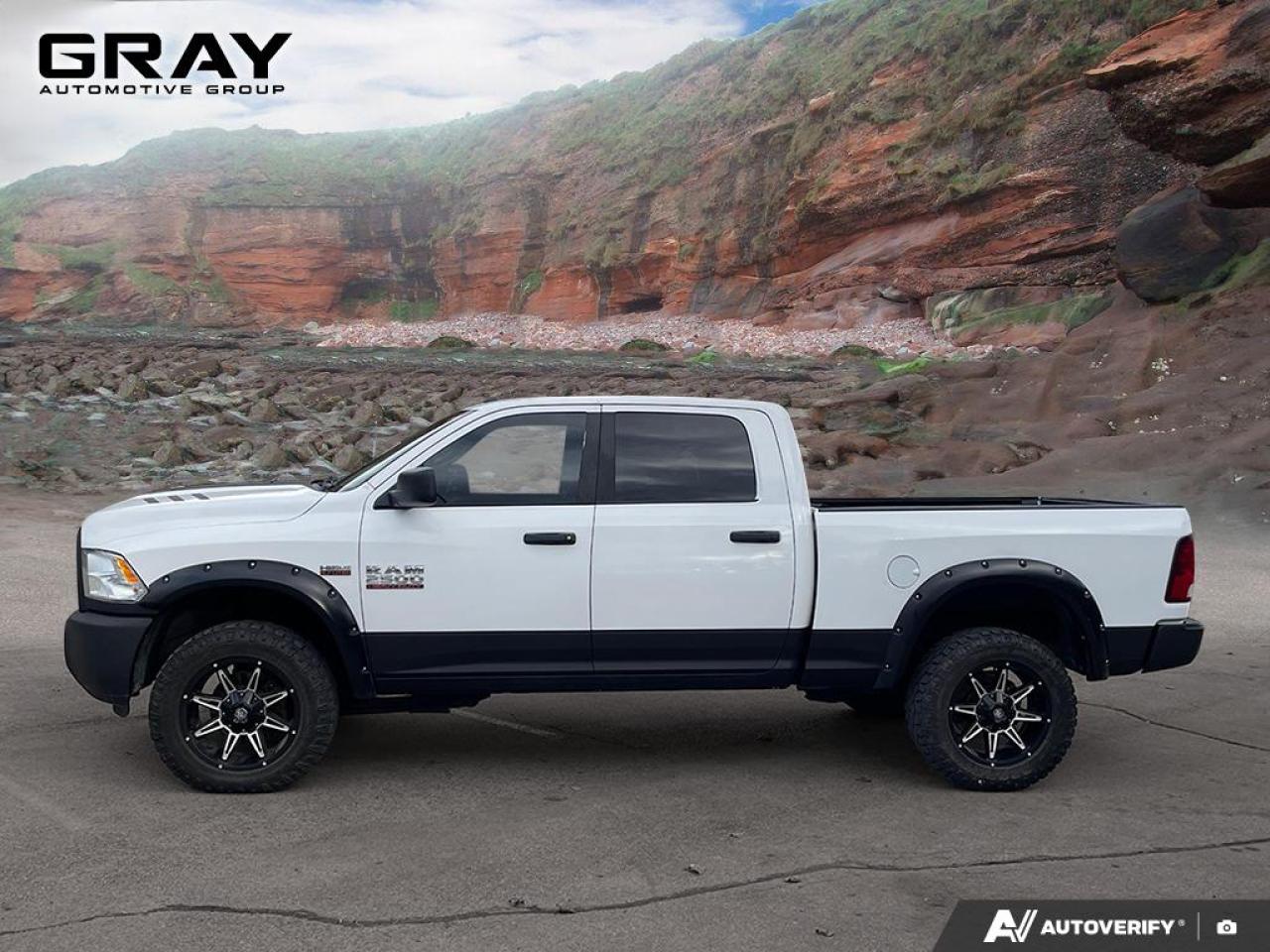 2015 RAM 2500 SLT - Photo #2