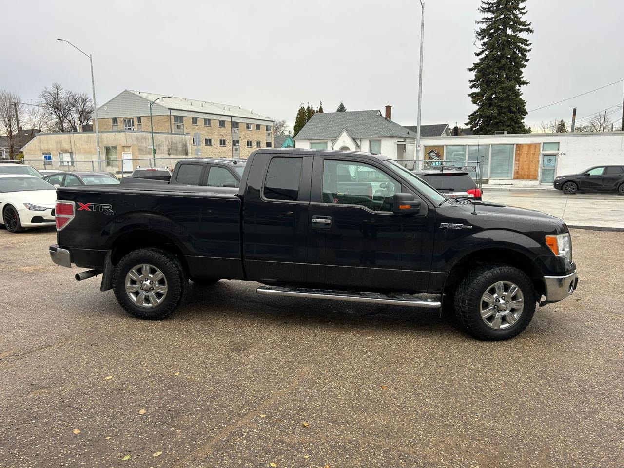 2012 Ford F-150 4WD SUPERCAB 145" XLT - Photo #3