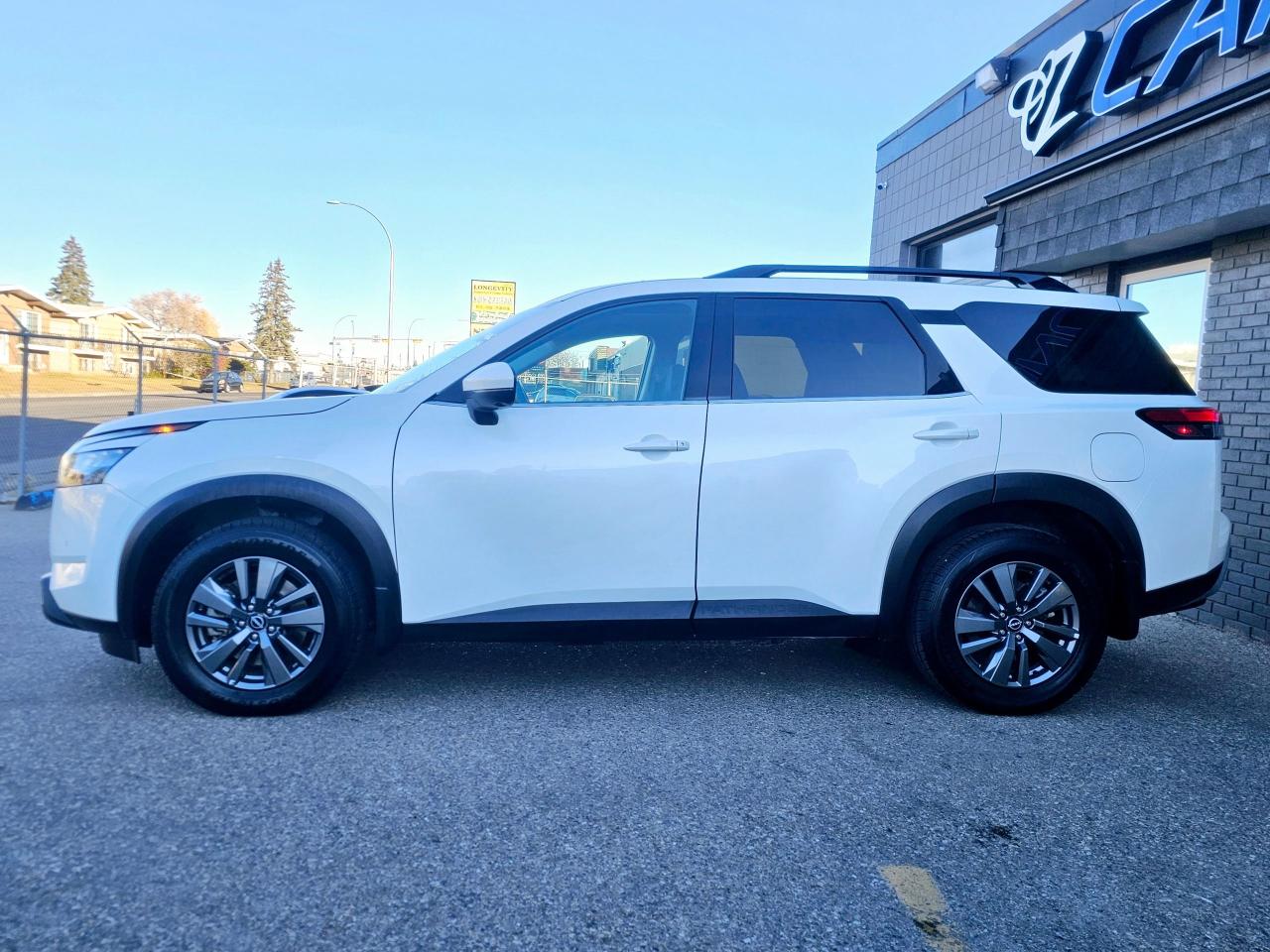 2024 Nissan Pathfinder SV 4WD | 3.5L V6 | 8 Passenger - Photo #4