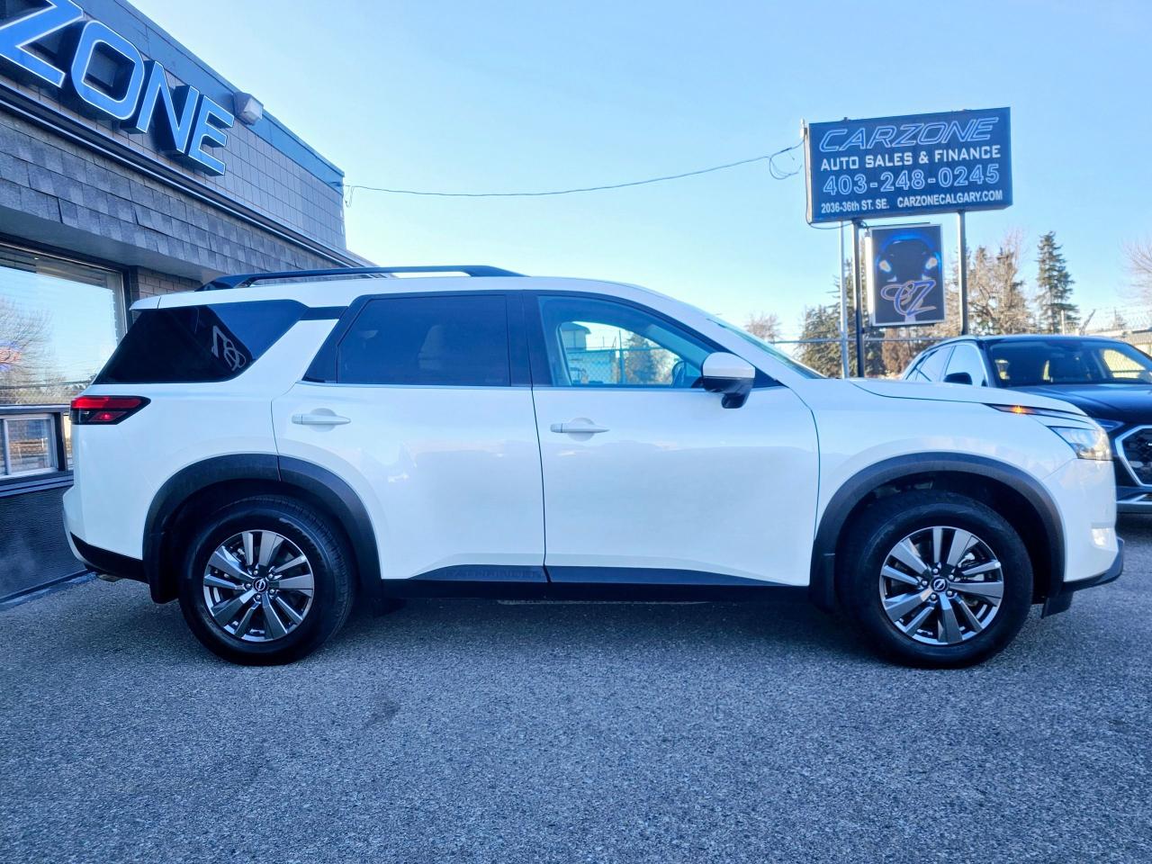 2024 Nissan Pathfinder SV 4WD | 3.5L V6 | 8 Passenger - Photo #5