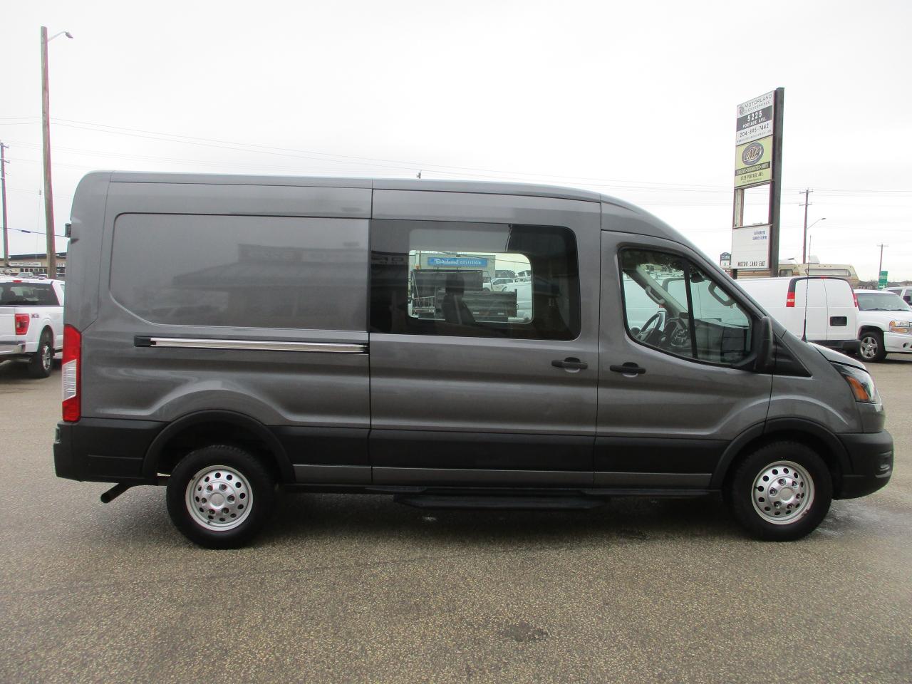 2021 Ford Transit 250  - Photo #4