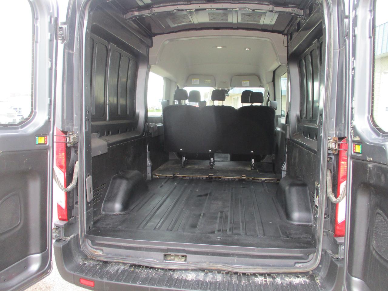 2021 Ford Transit 250  - Photo #7