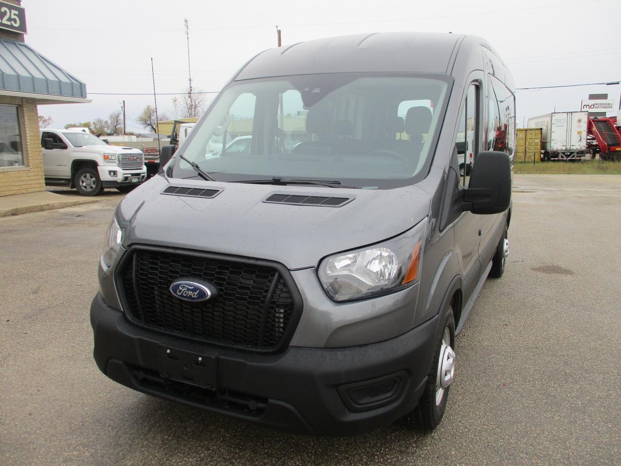 2021 Ford Transit 250  - Photo #2