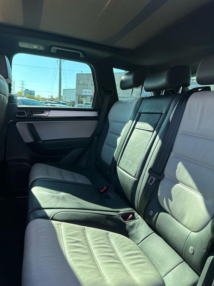 2017 Volkswagen Touareg Wolfsburg Edition Photo