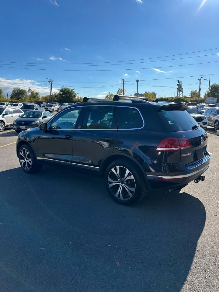 2017 Volkswagen Touareg Wolfsburg Edition - Photo #2