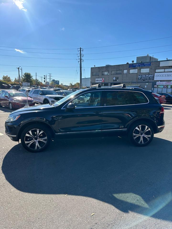 2017 Volkswagen Touareg Wolfsburg Edition Photo