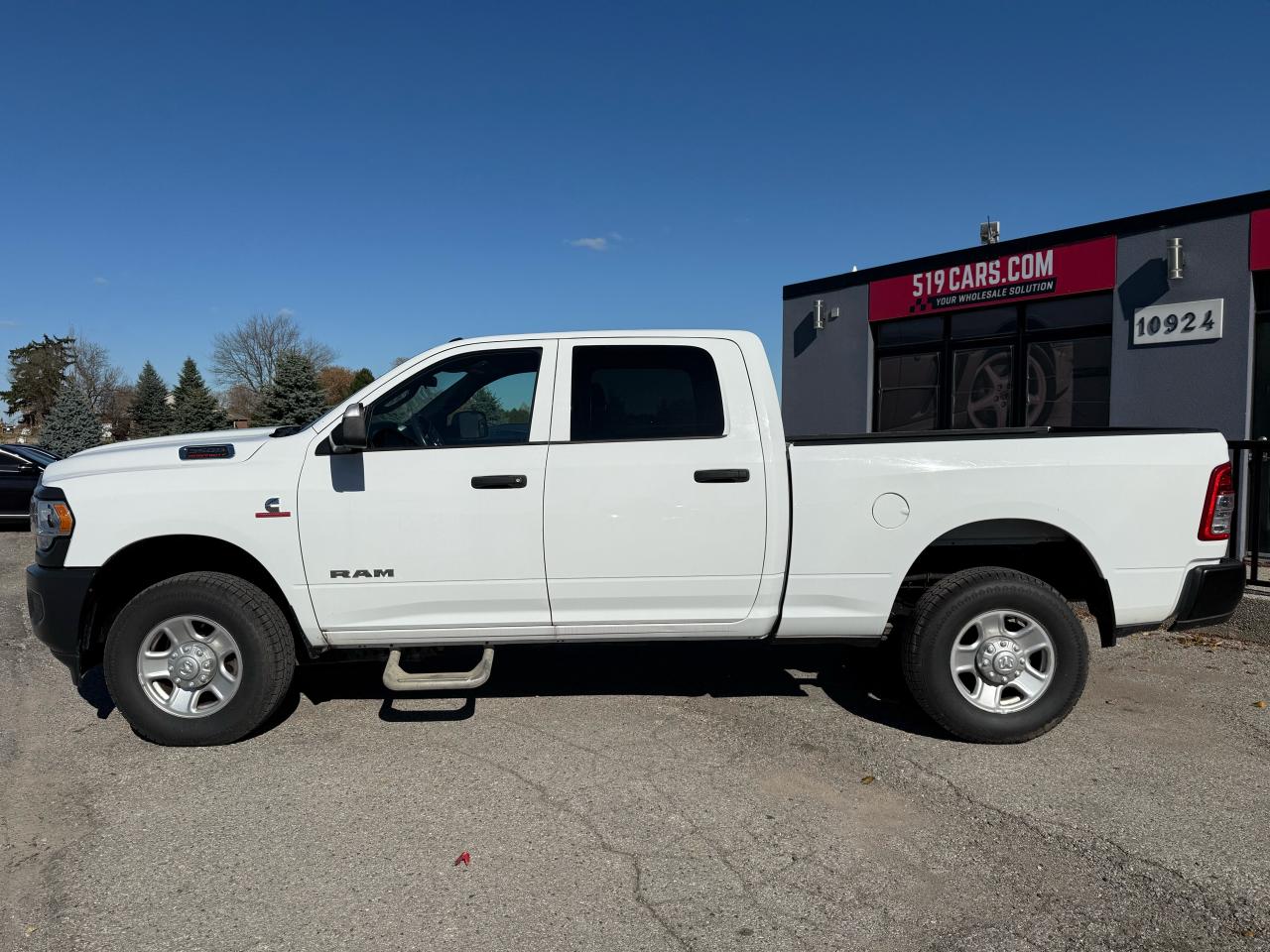 2021 RAM 3500 Tradesman | Low KM | Backup Camera | Bluetooth - Photo #2
