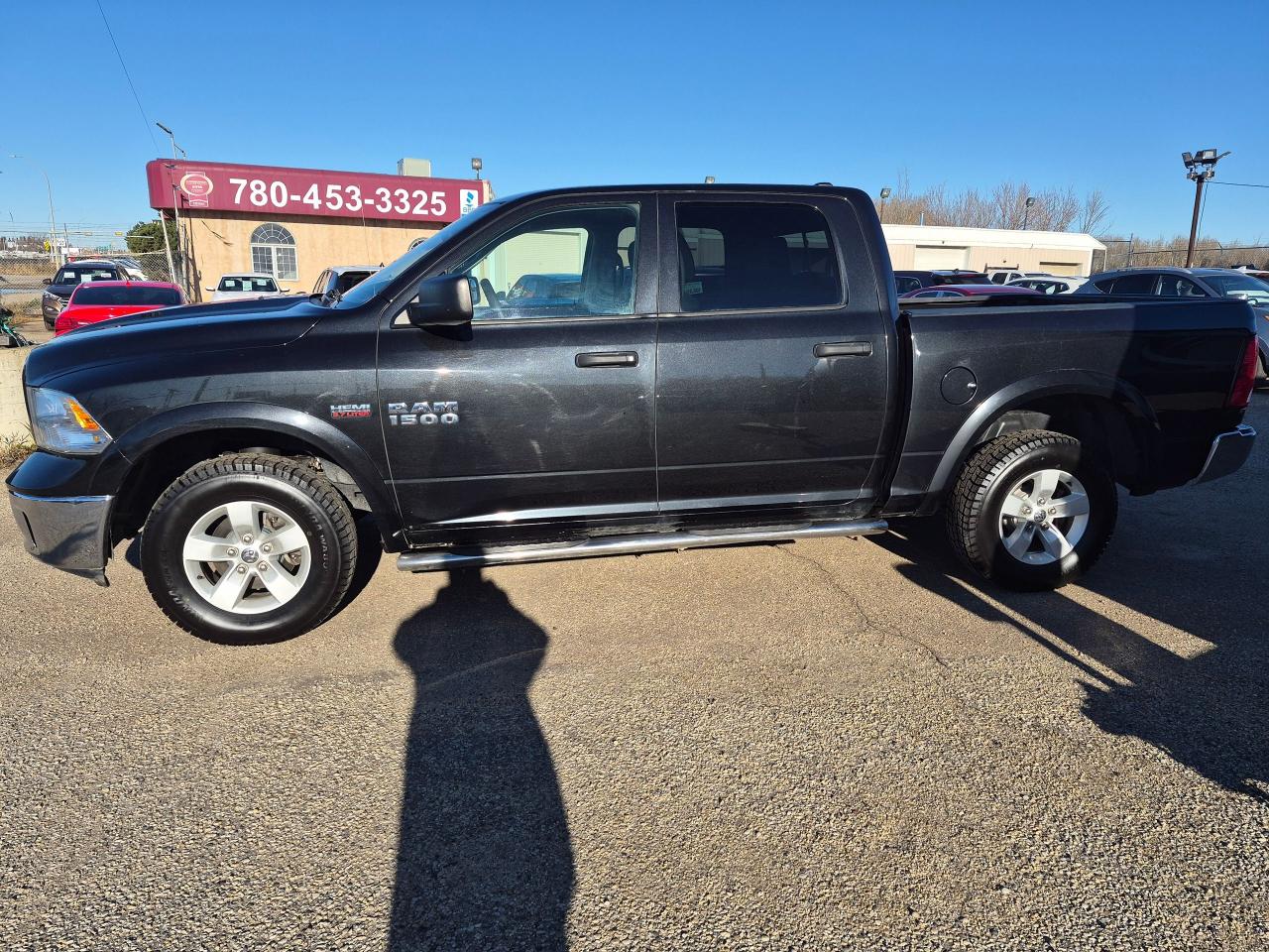 2017 RAM 1500 Outdoorsman, Crew 4x4, BU Cam, Tow Package 5.7 Hem - Photo #4