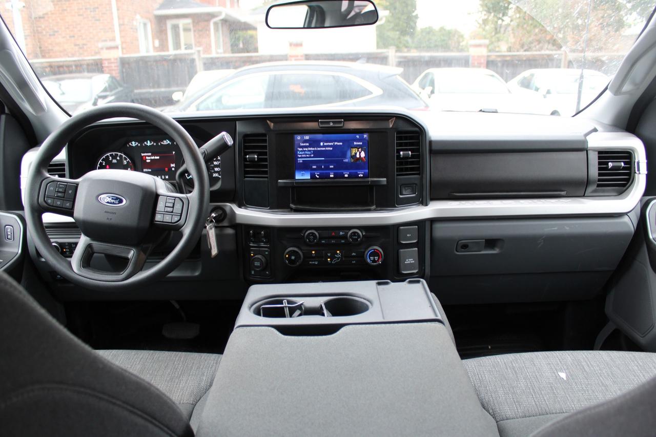 2025 Ford SUPER DUTY F-350 SRW 4WD Crew Cab 8' Box - Photo #9