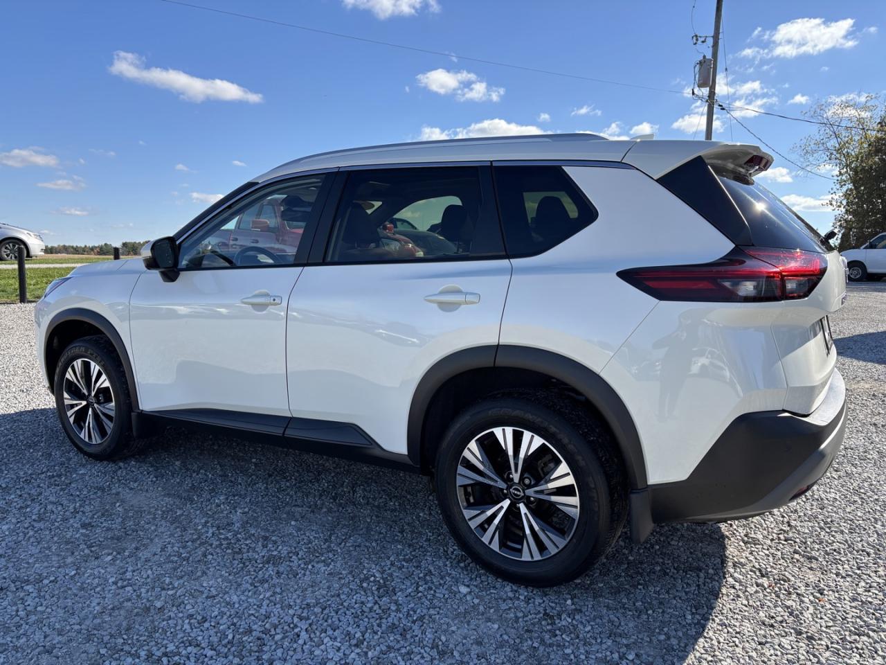 2023 Nissan Rogue SV *No Accidents* Photo3