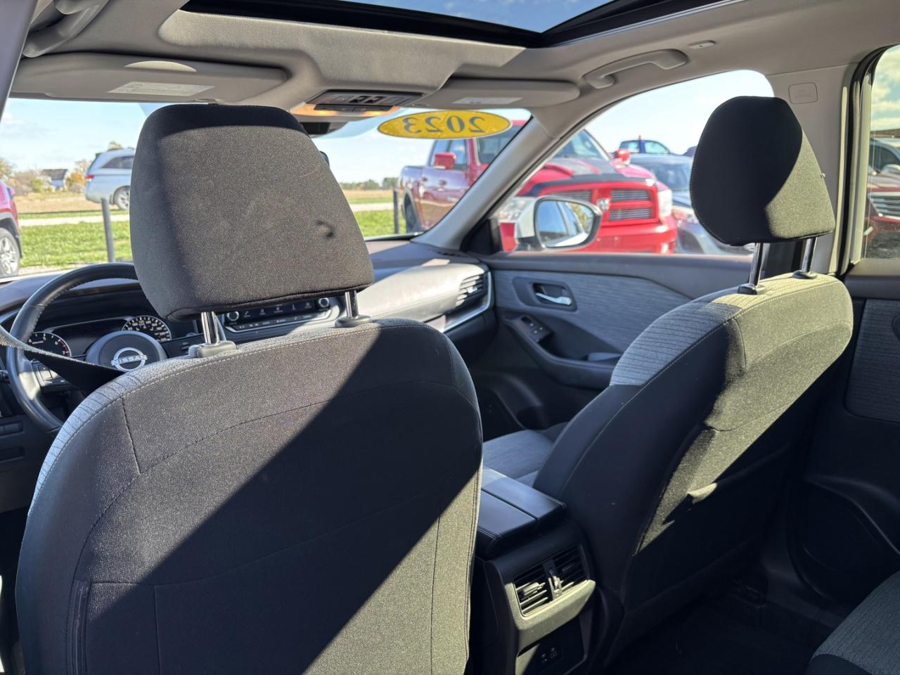 2023 Nissan Rogue SV *No Accidents* Photo