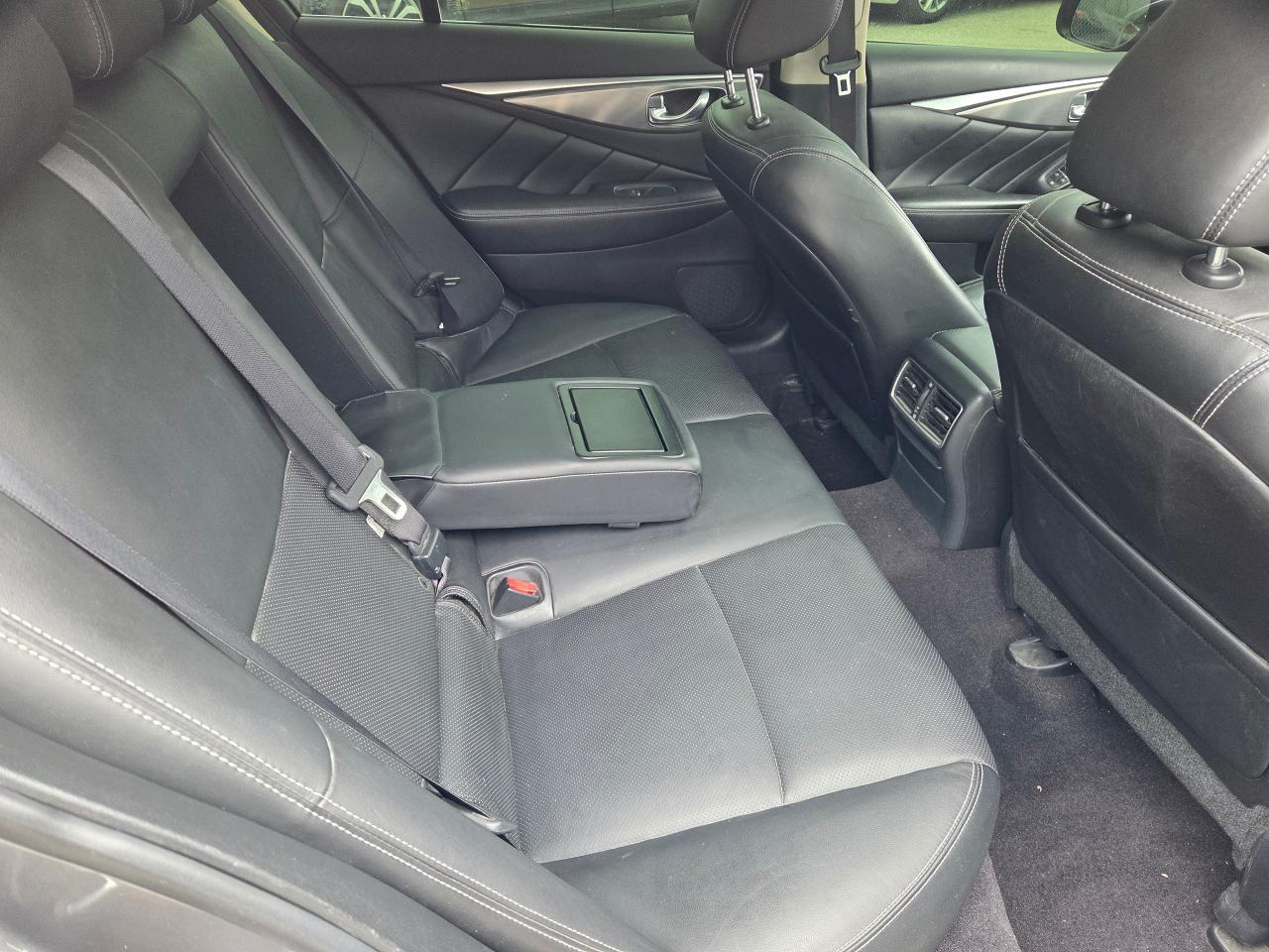 2017 Infiniti Q50 3.0t Premium AWD - Photo #9