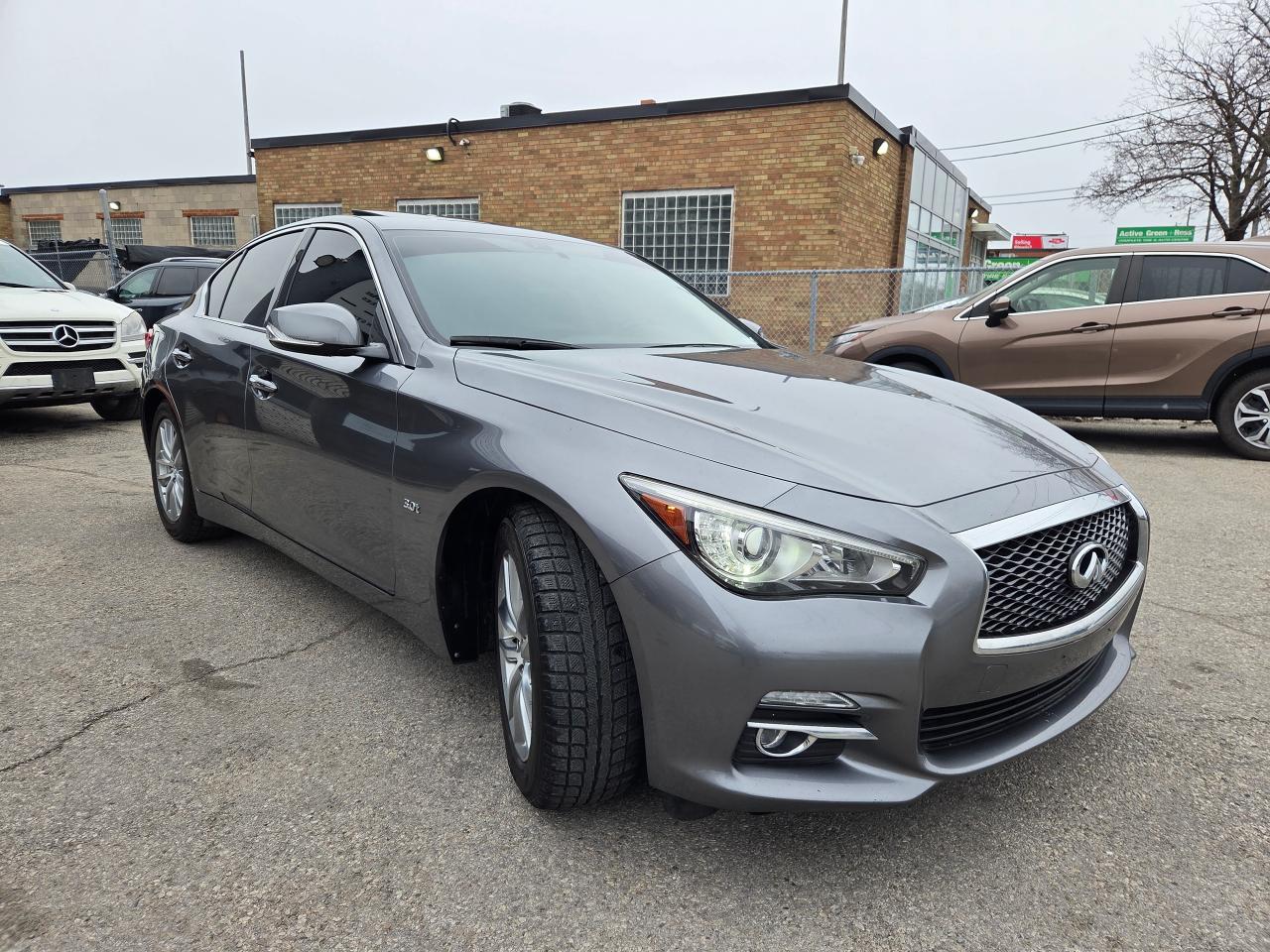 2017 Infiniti Q50 3.0t Premium AWD - Photo #6