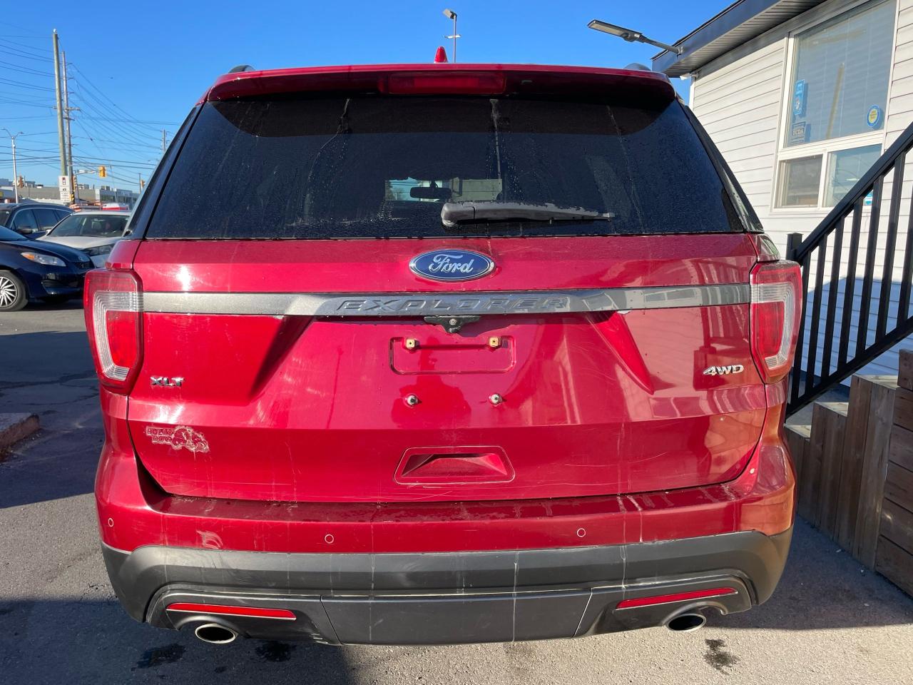 2017 Ford Explorer XLT Photo3