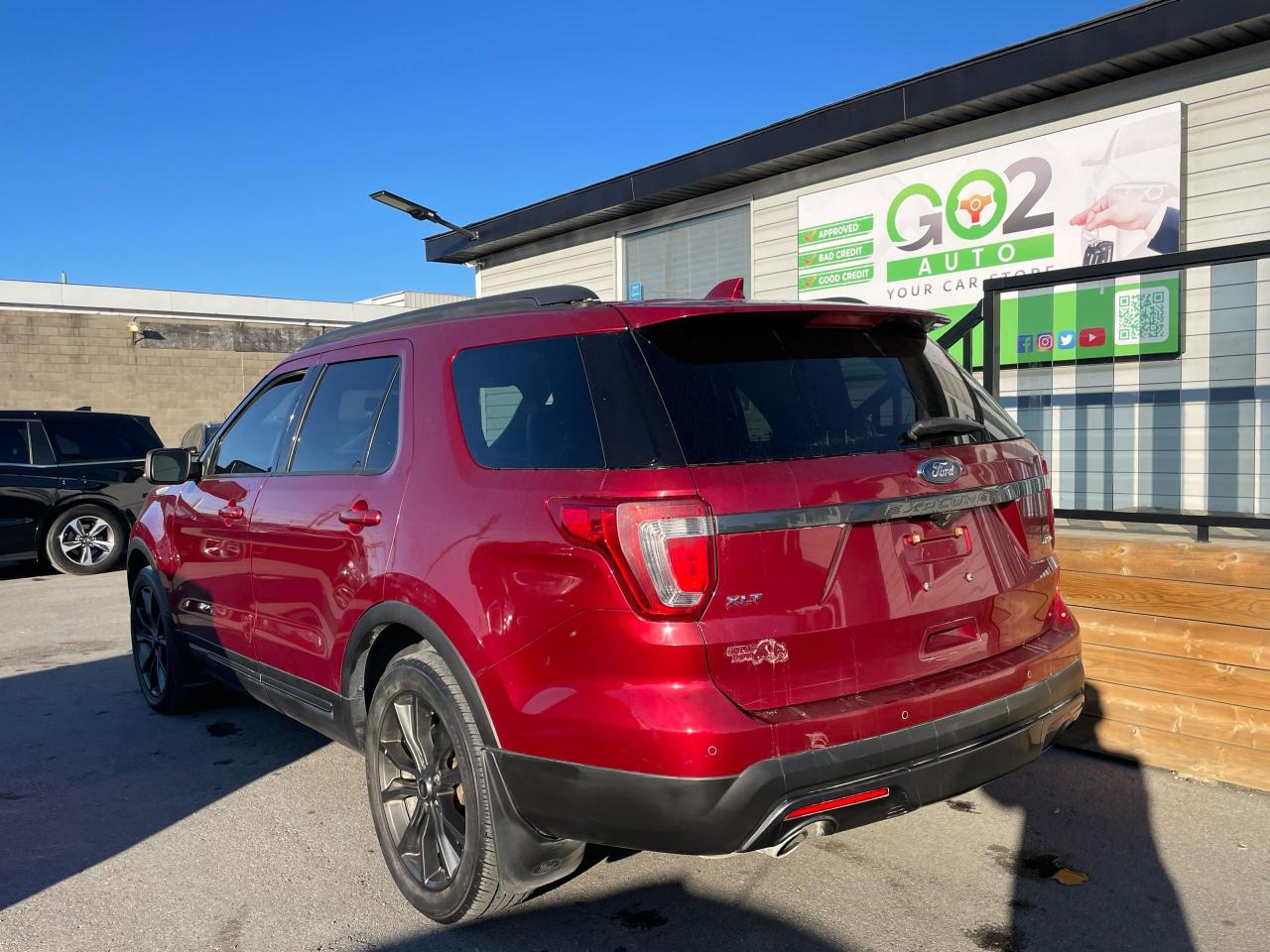 2017 Ford Explorer XLT Photo4