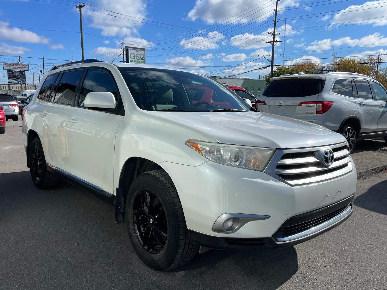 2013 Toyota Highlander LE+ Photo2