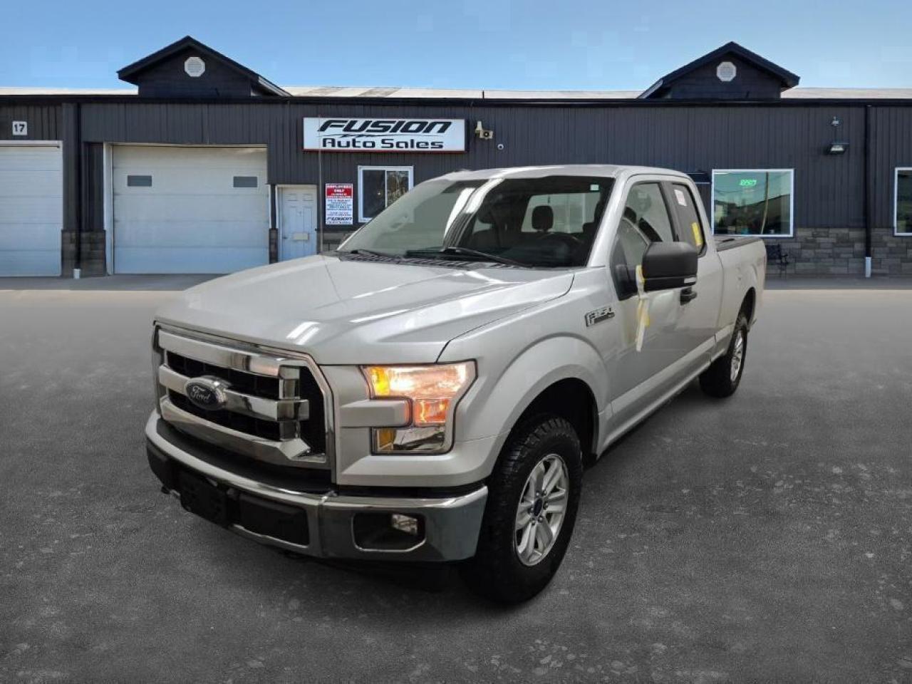 Used 2017 Ford F-150 4WD XLT-5.0L V8-TONNEAU COVER-TOW PKG-REAR CAMERA for sale in Tilbury, ON