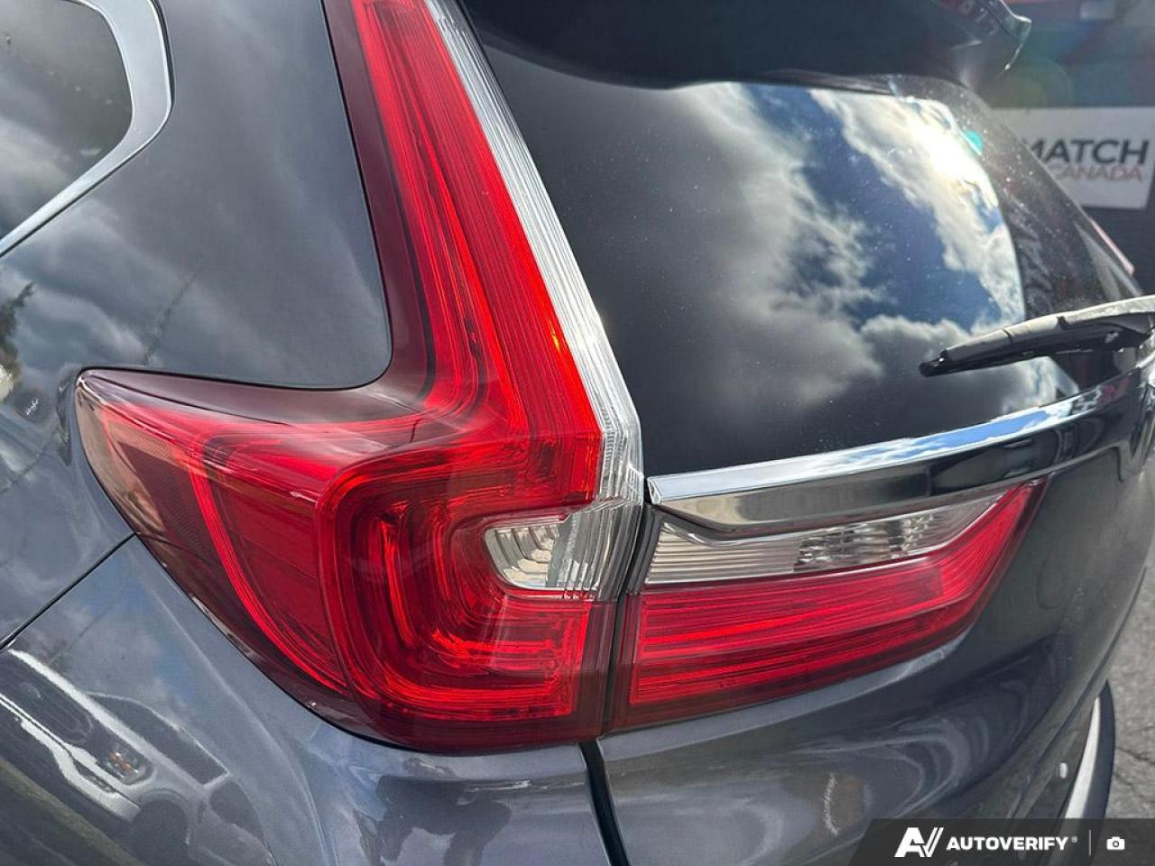 2018 Honda CR-V TOURING / NAV / PANO ROOF / LEATHER / AWD / LOADED Photo