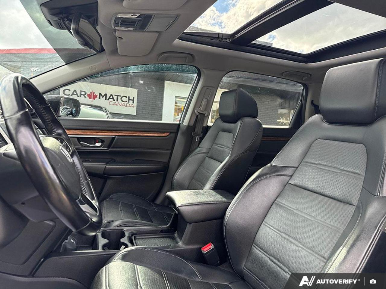 2018 Honda CR-V TOURING / NAV / PANO ROOF / LEATHER / AWD / LOADED - Photo #20