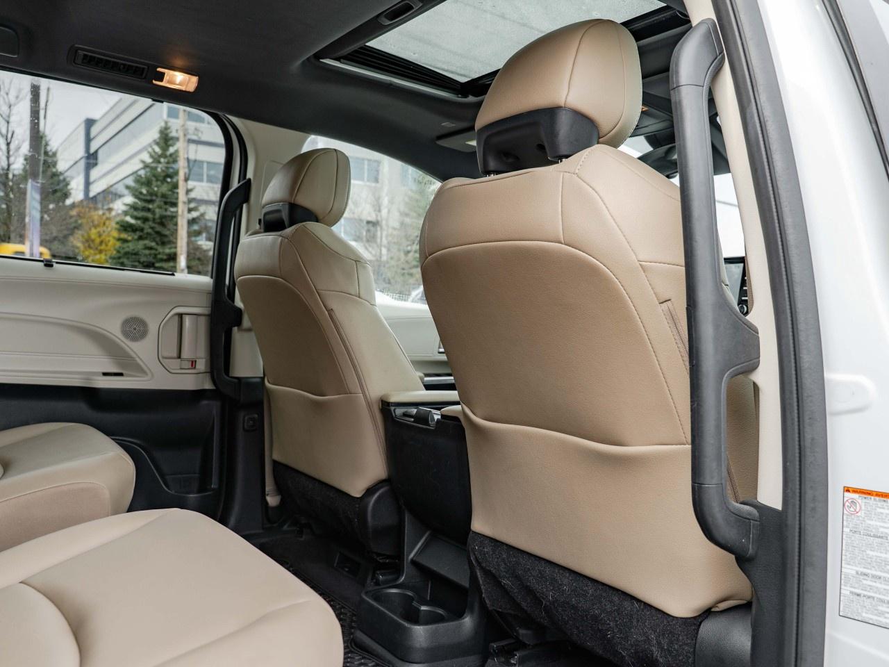 2022 Toyota Sienna XLE 8-Passenger FWD Photo