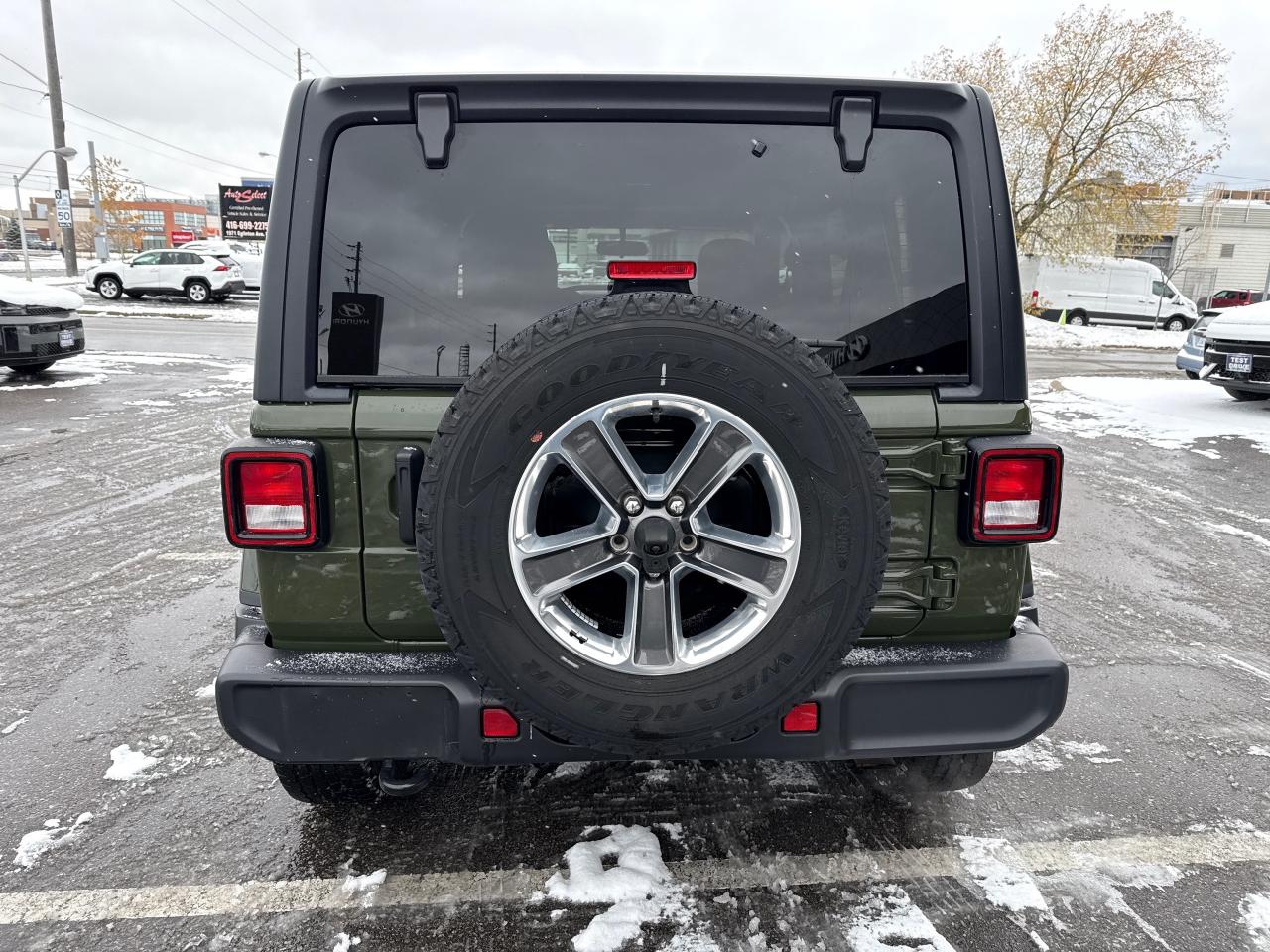 2021 Jeep Wrangler Unlimited Sahara Photo3