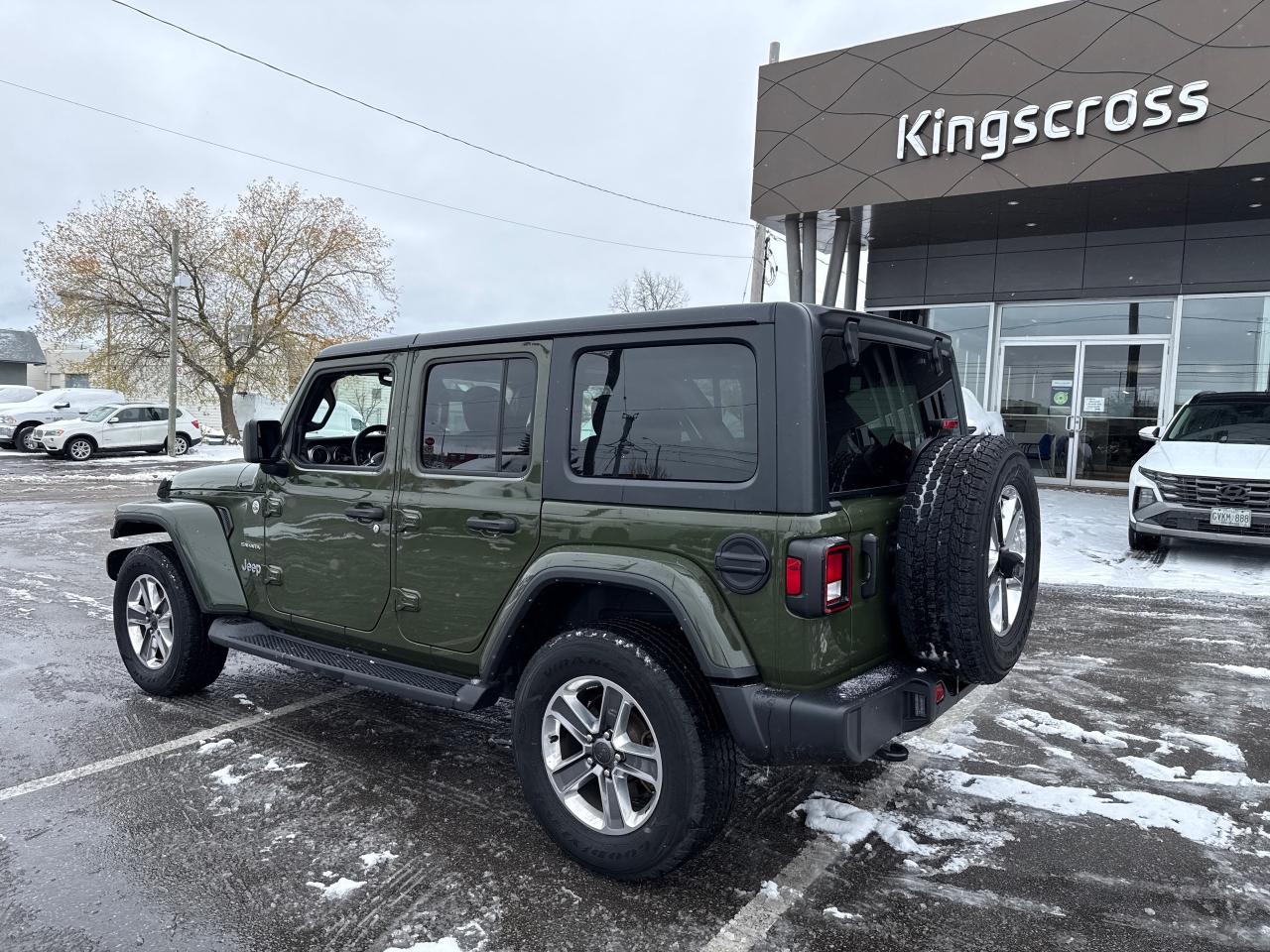 2021 Jeep Wrangler Unlimited Sahara Photo2