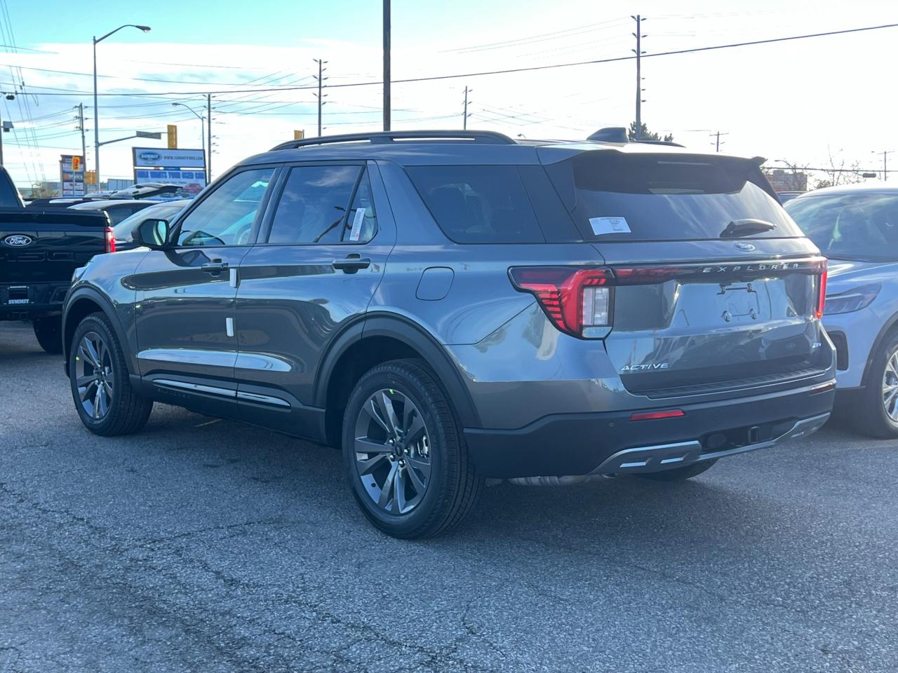 2026 Ford Explorer Active | Moonroof | 20" Wheels | Comfort Pkg | Photo4