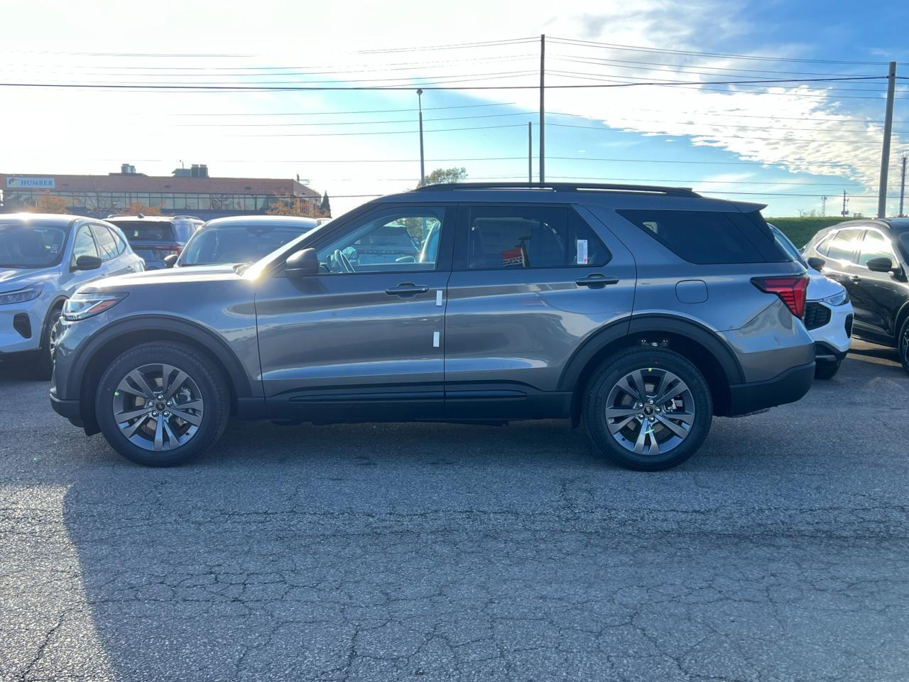 2026 Ford Explorer Active | Moonroof | 20" Wheels | Comfort Pkg | Photo3