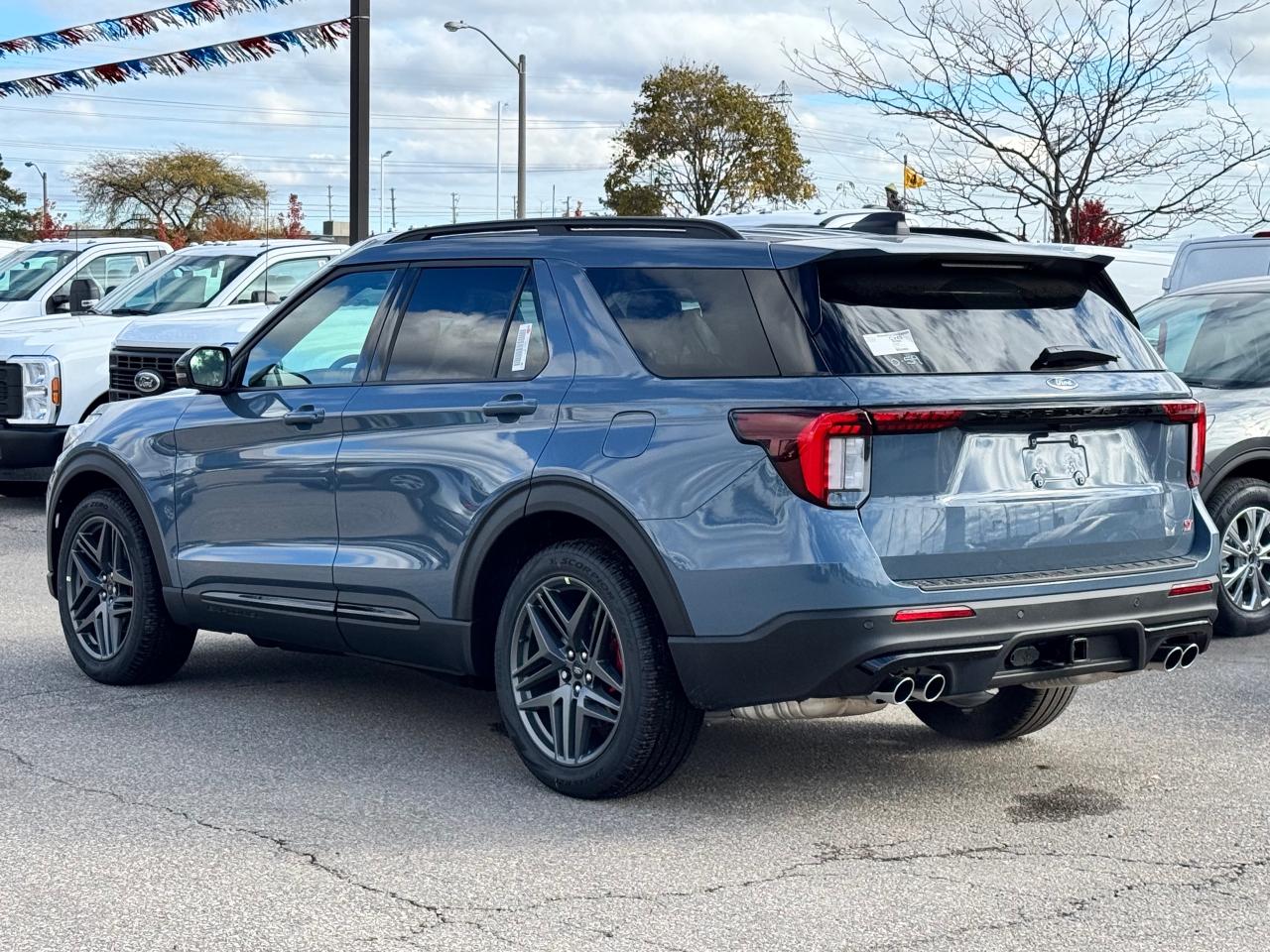 2026 Ford Explorer ST Photo4