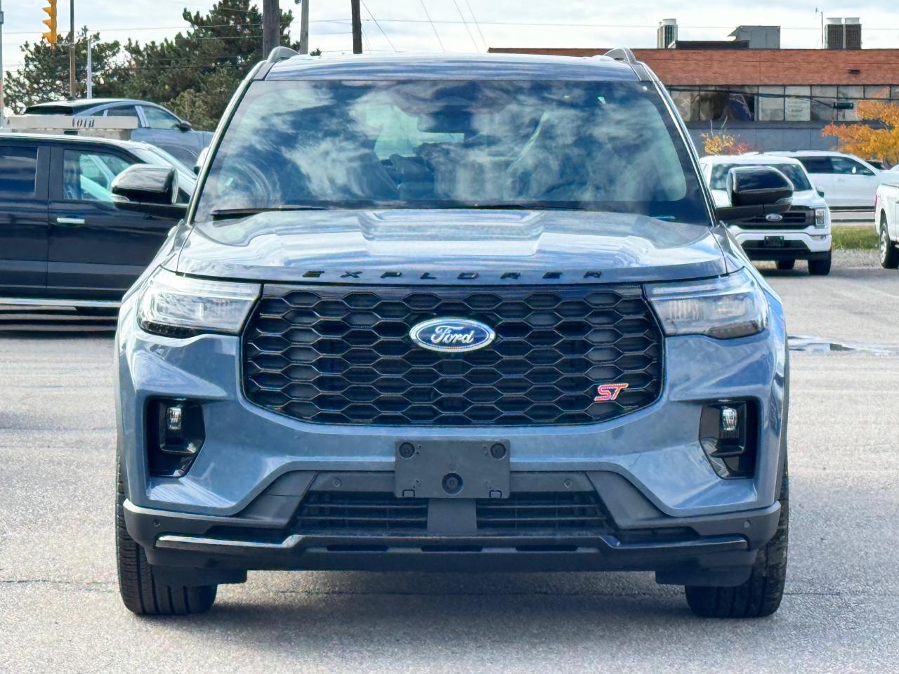 2026 Ford Explorer ST Photo2