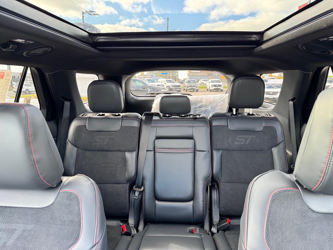 2026 Ford Explorer ST Photo