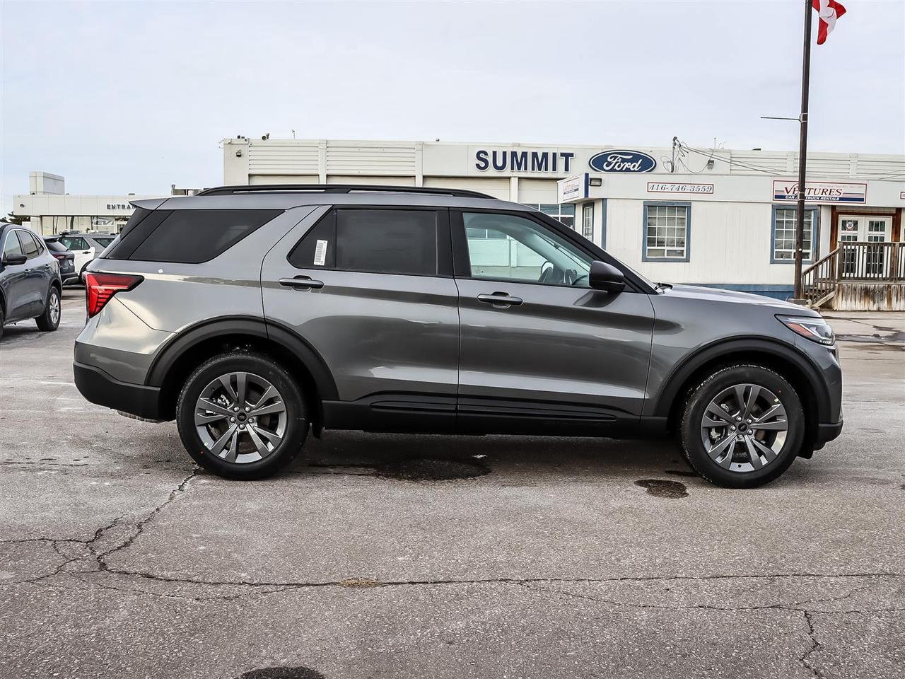 2026 Ford Explorer Active Photo3