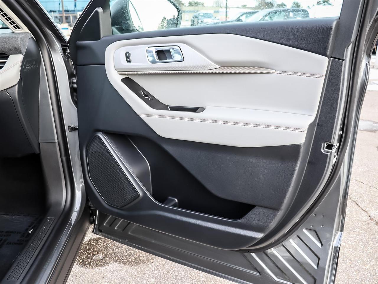 2026 Ford Explorer Active Photo