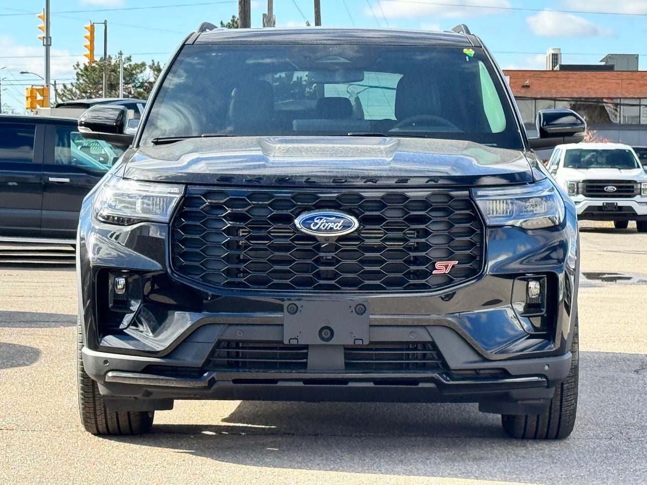 2026 Ford Explorer ST Photo2