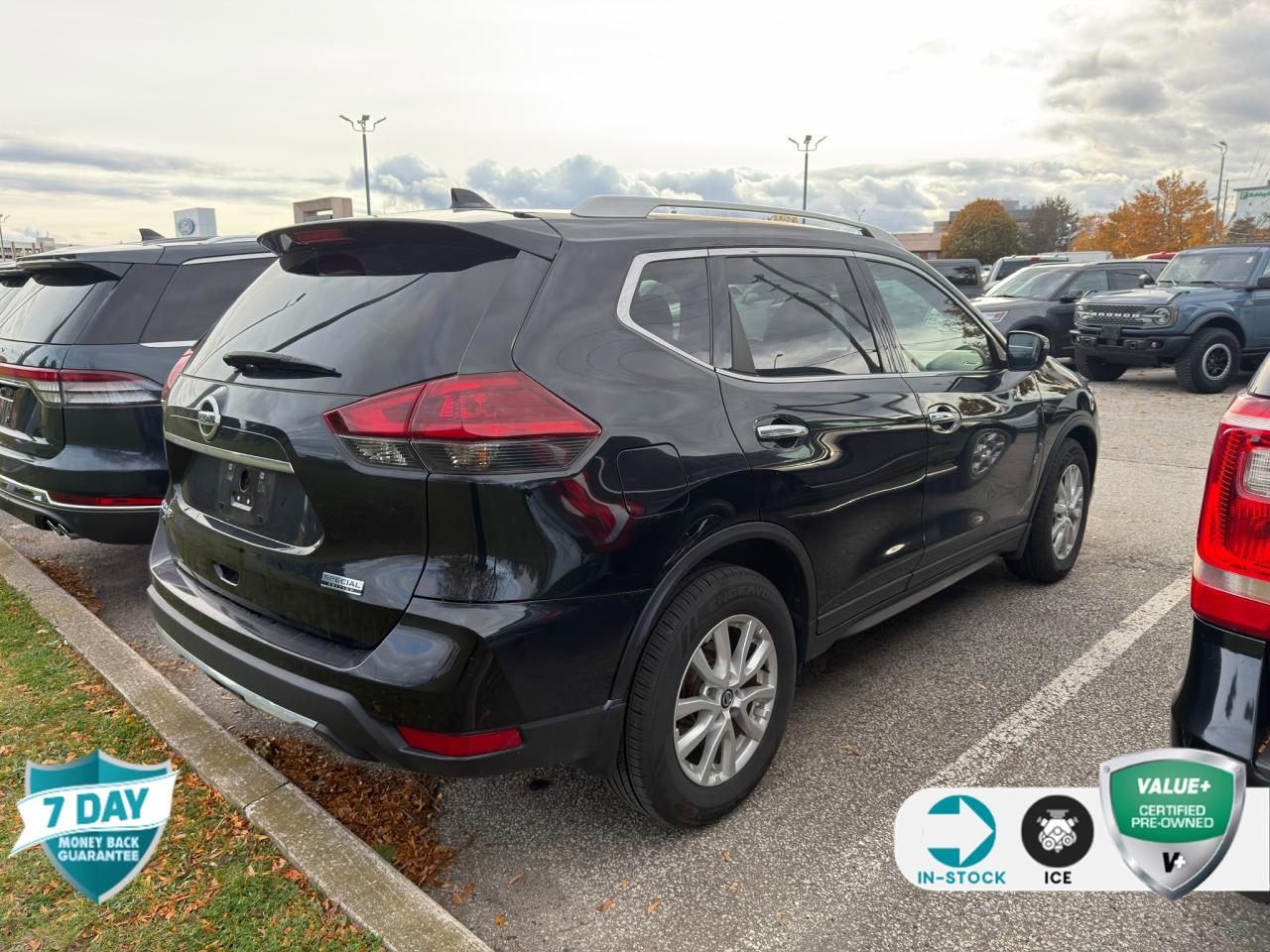 2019 Nissan Rogue S ACCIDENT FREE Photo3