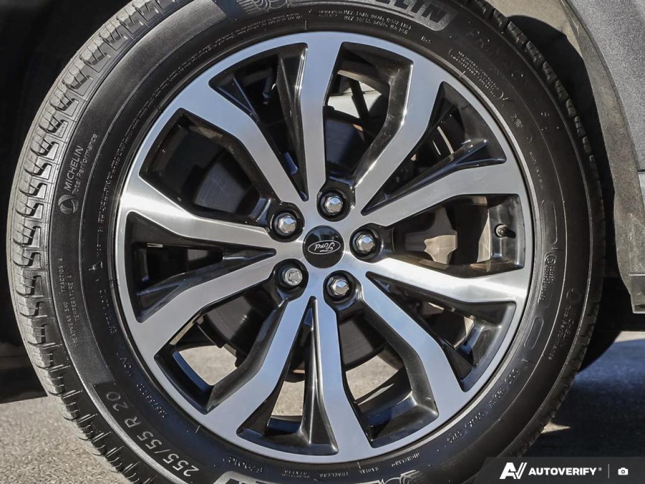 2023 Ford Explorer ST-Line Photo