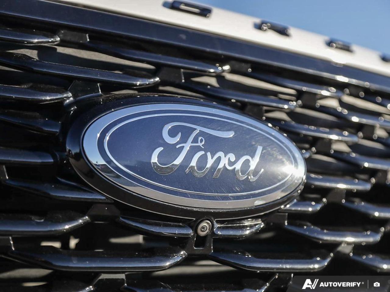 2023 Ford Explorer ST-Line Photo