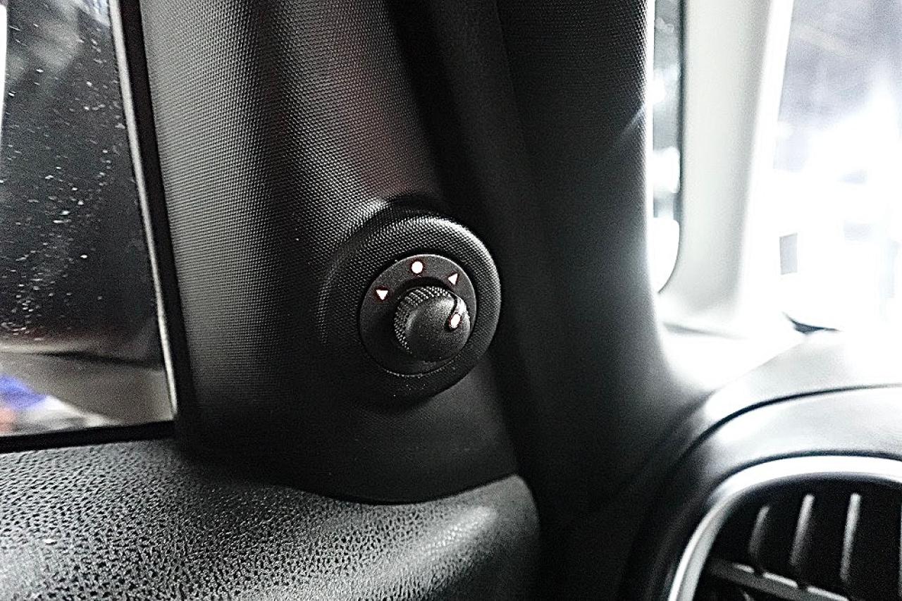 2014 Fiat 500L LOUNGE,LOW KM,NO ACCIDENT.PANO ROOF,NAVI,ONE OWNER - Photo #32