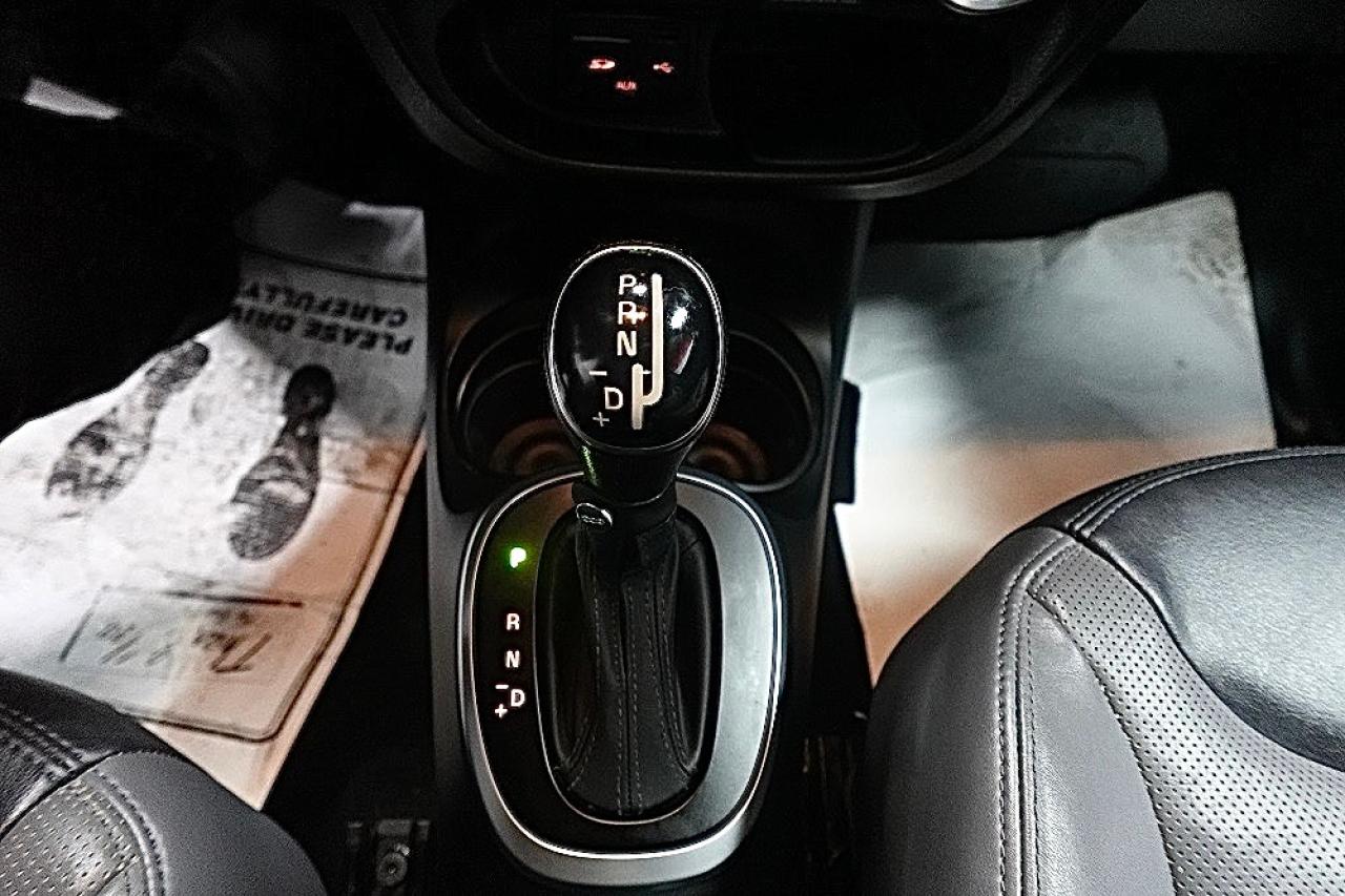 2014 Fiat 500L LOUNGE,LOW KM,NO ACCIDENT.PANO ROOF,NAVI,ONE OWNER Photo