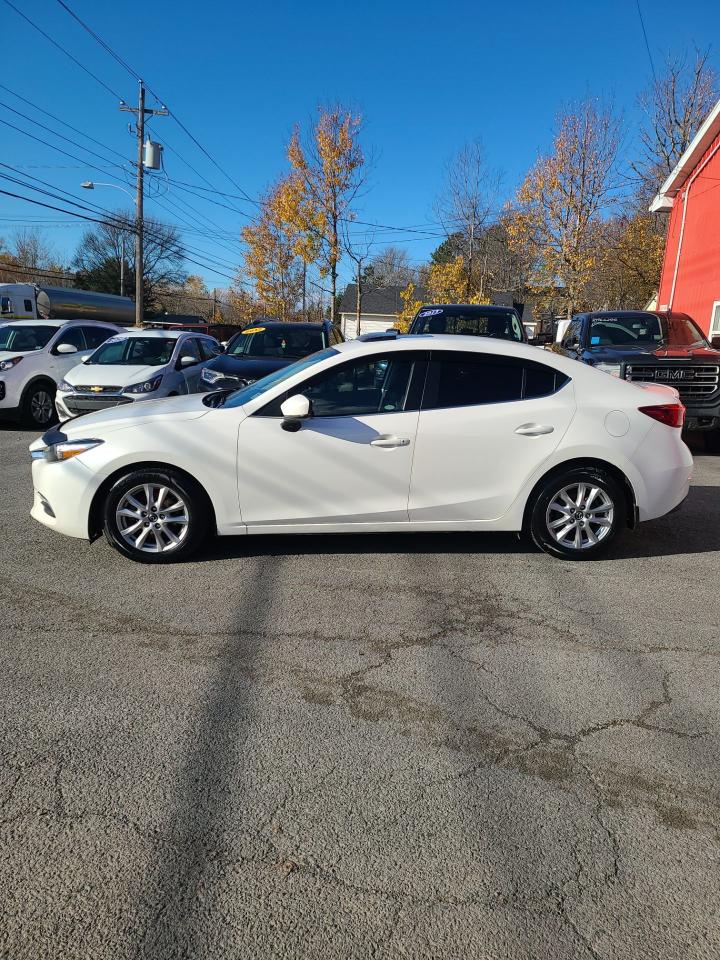 2017 Mazda MAZDA3 GS - Photo #2