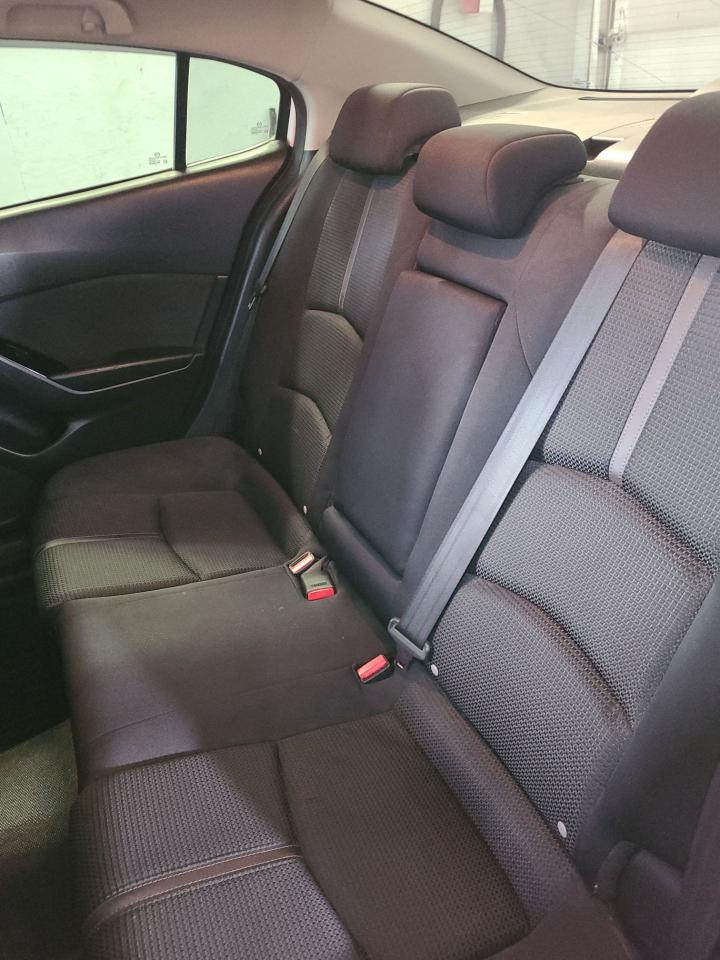 2017 Mazda MAZDA3 GS - Photo #6