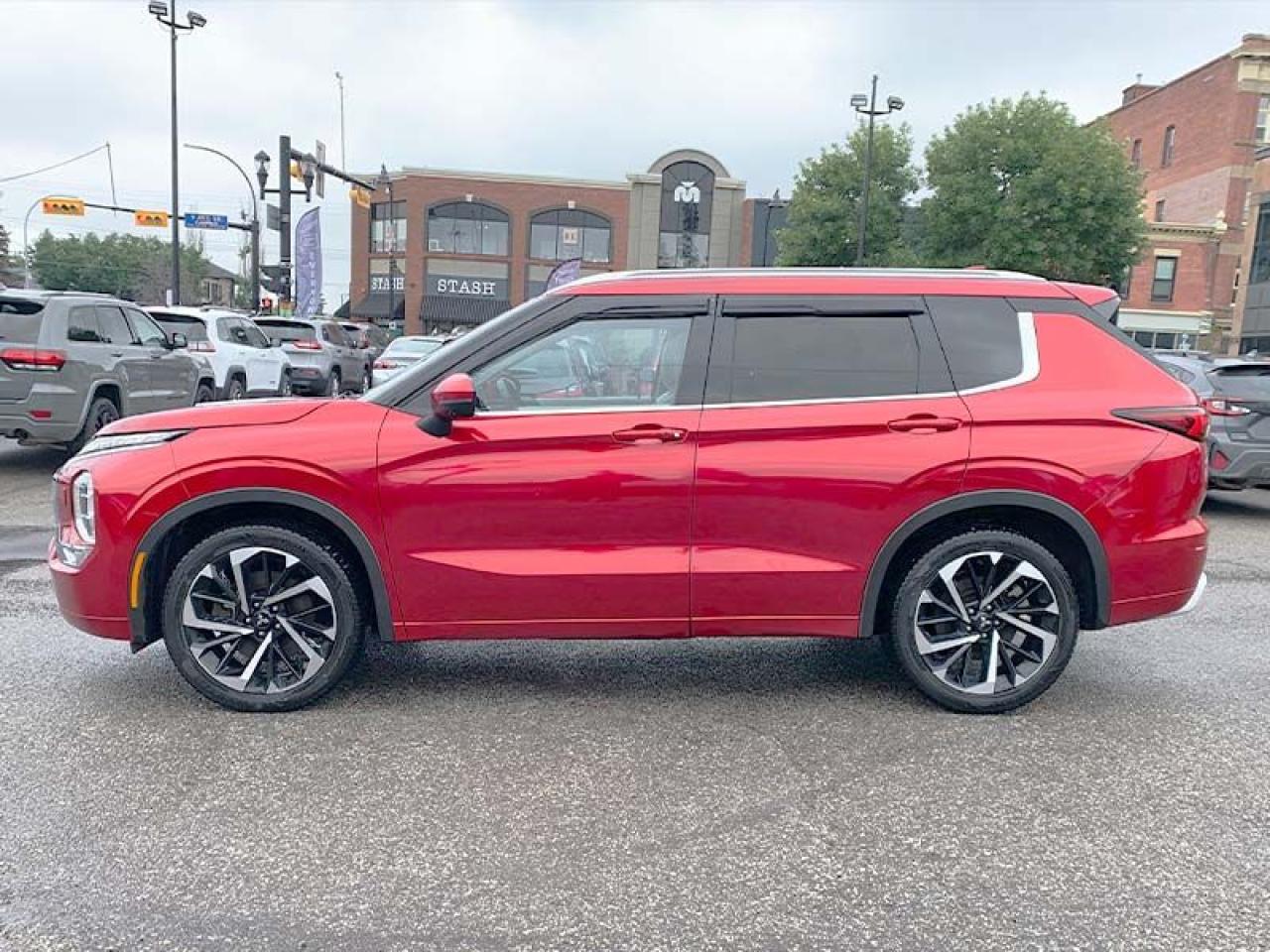 2022 Mitsubishi Outlander GT PREMIUM - Photo #3