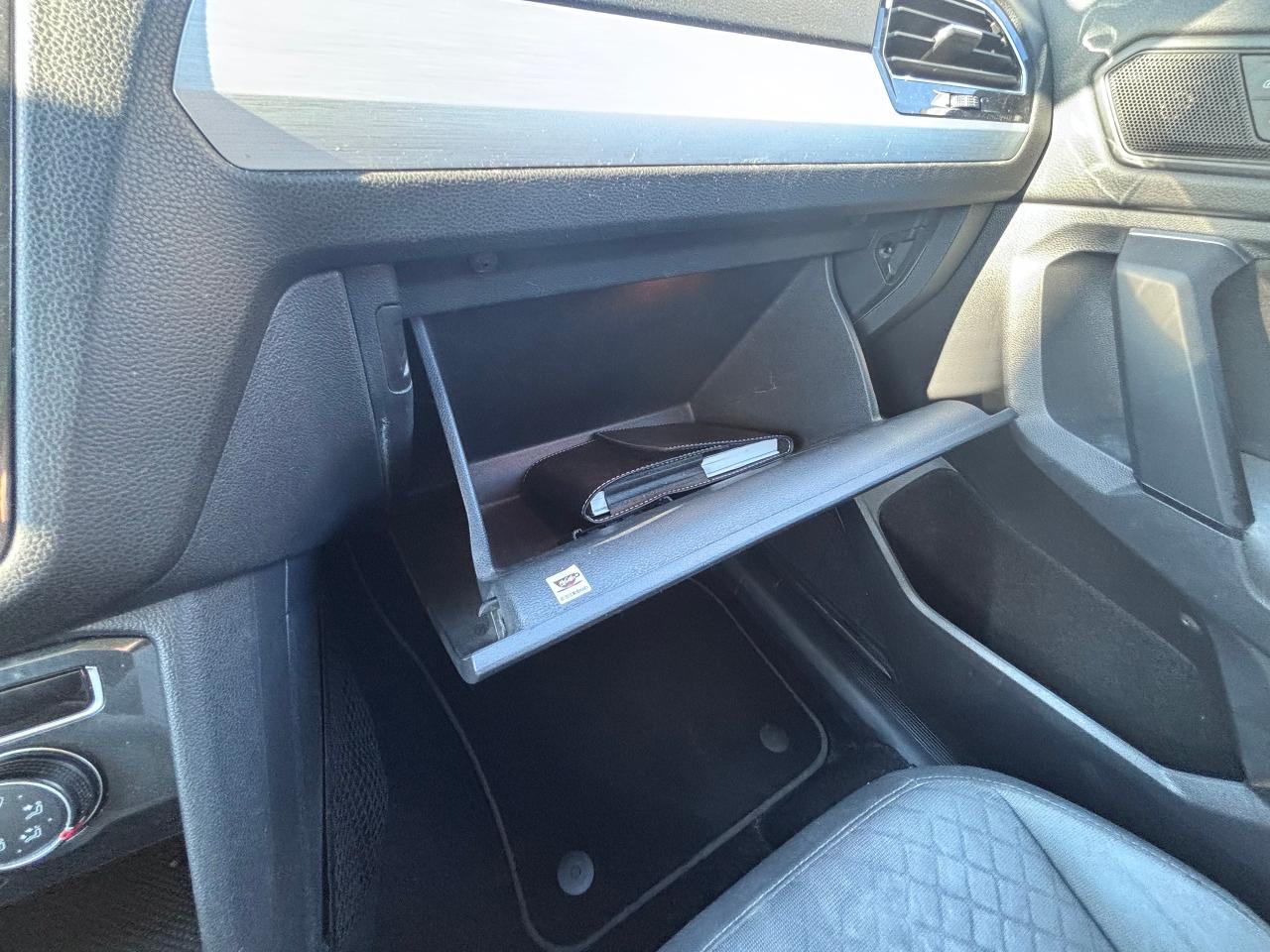 2019 Volkswagen Tiguan LOTS OF SERVICE RECORDS! - Photo #24