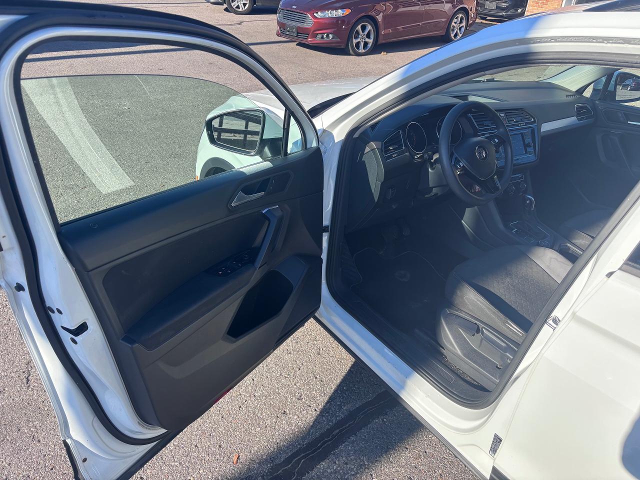 2019 Volkswagen Tiguan LOTS OF SERVICE RECORDS! - Photo #13